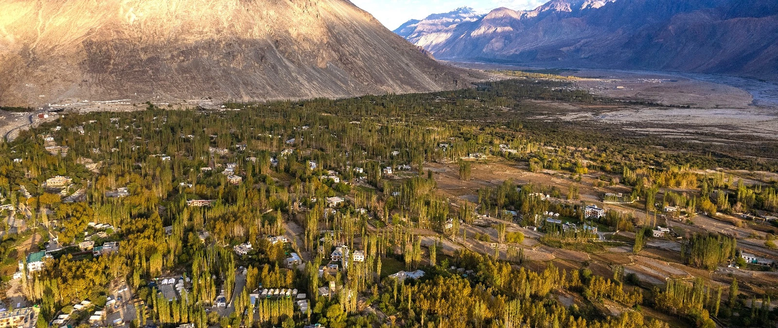 Hunder Village