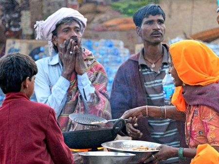 Amazed near the Peanut Vendor