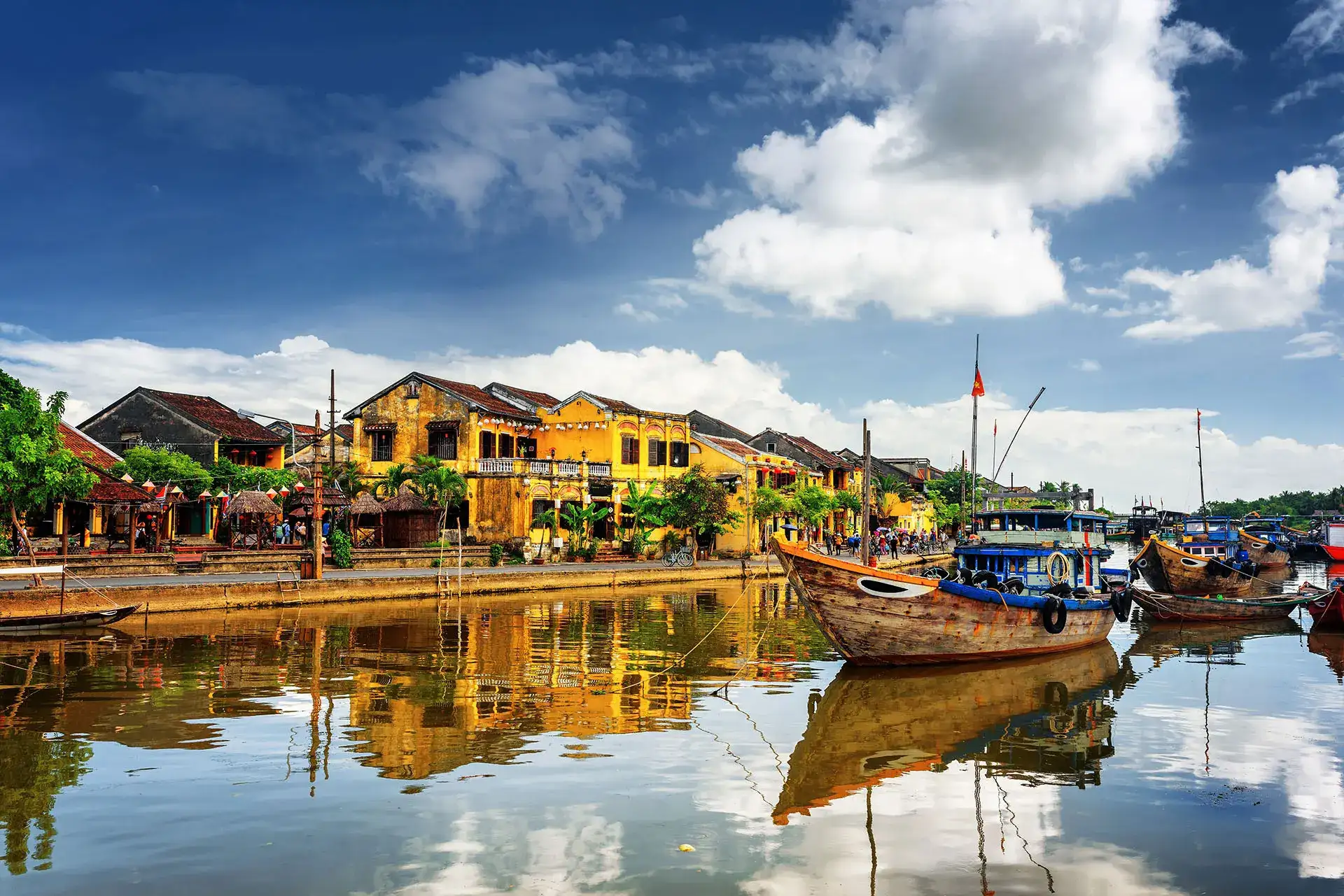 Nine Holy Cannons Of The Nguyen Dynasty - Hoi An Private Taxi